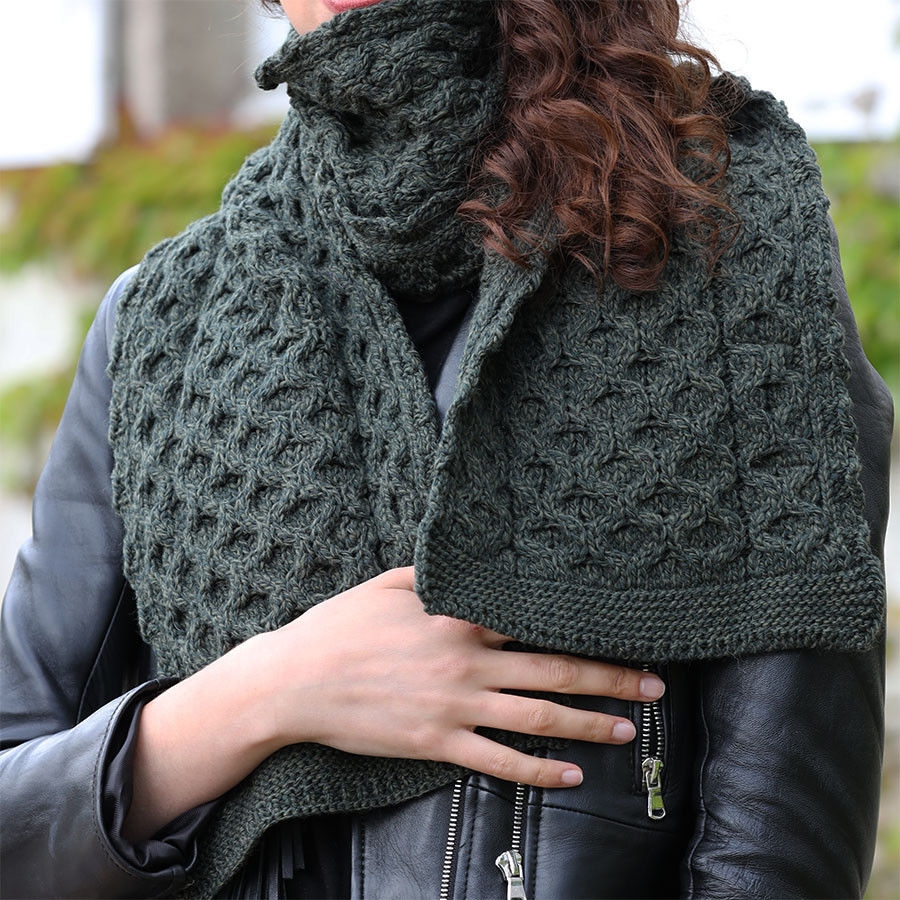 Inis Crafts Heather Beige Cardigan - Wool vests - Le Comptoir Irlandais