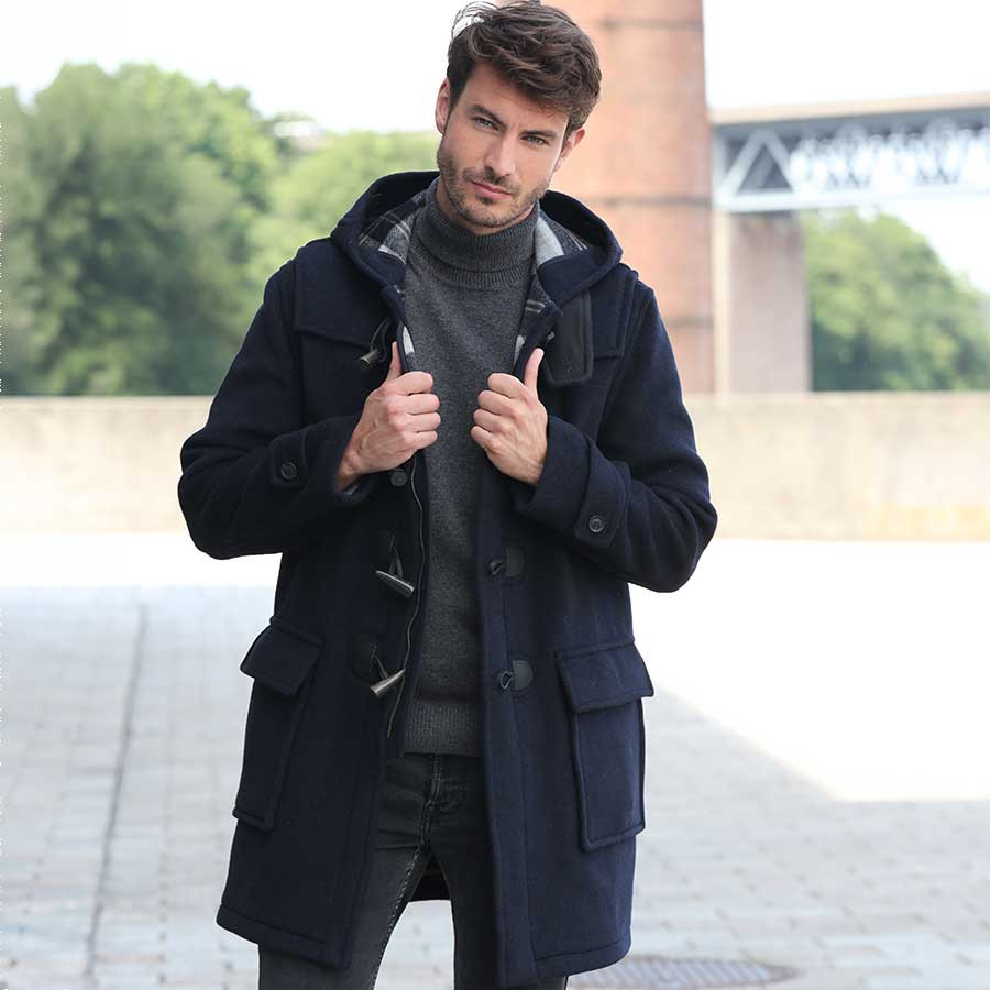 Une veste pour homme zippée fine, chaude et résistante