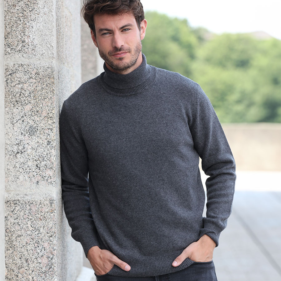 https://www.comptoir-irlandais.com/29161/best-yarn-dark-grey-extra-fine-wool-turtleneck-sweater.jpg